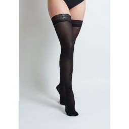 MEDIAS CON BLONDA...