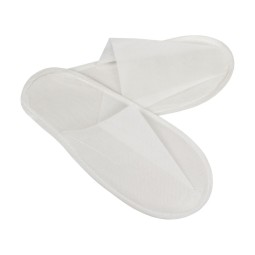 PAR DE ZAPATILLAS...